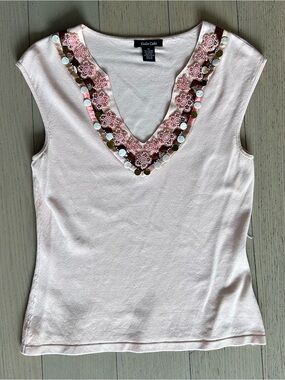 cute pink top with floral beaded neckline
brand dolce cabo